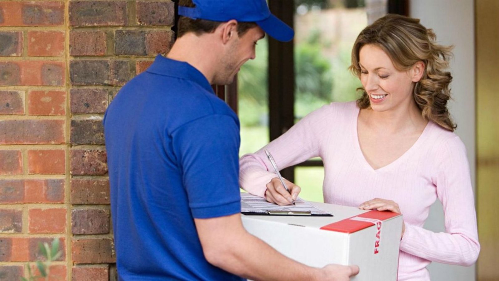 How does door to door cargo service work