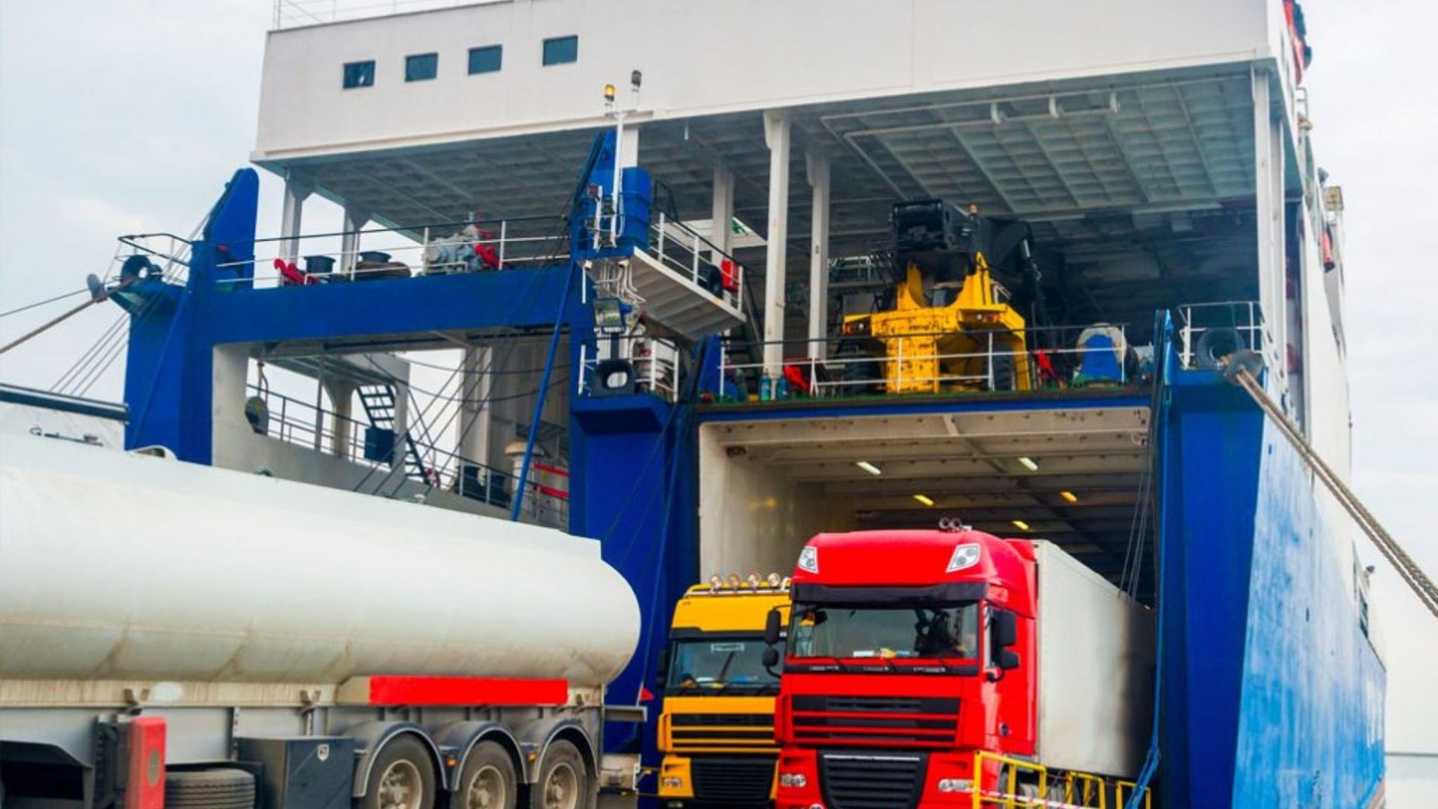 What Types of Vehicles Can Be Transported via RORO Shipping